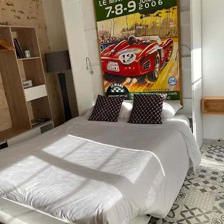 Studio Aston Martin Entree Independante, Parking Prive